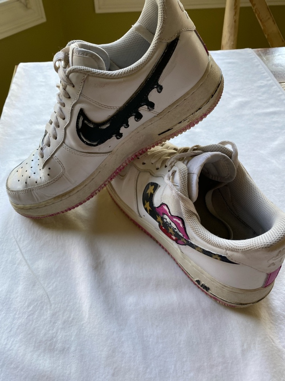 Nike Air Force 1 Custom Painted Lips Stars low tops